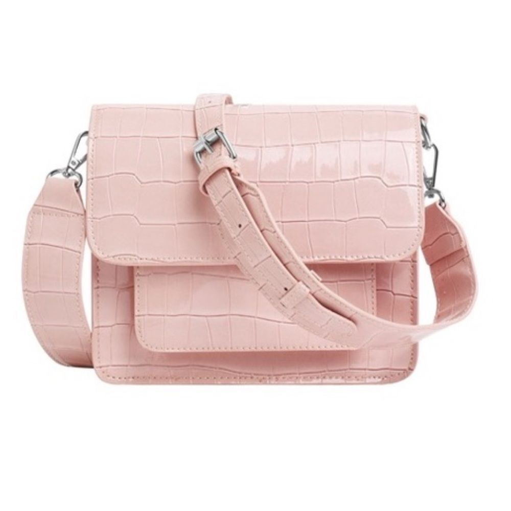 HVISK Cayman Pocket Crossbody Bag in Dusty Pink ~ Pristine
